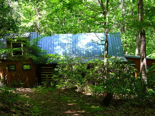 moss_hill_front_far